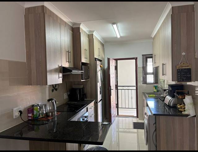 2 BEDROOM TOWNHOUSE FOR SALE IN CRYSTAL PARK
